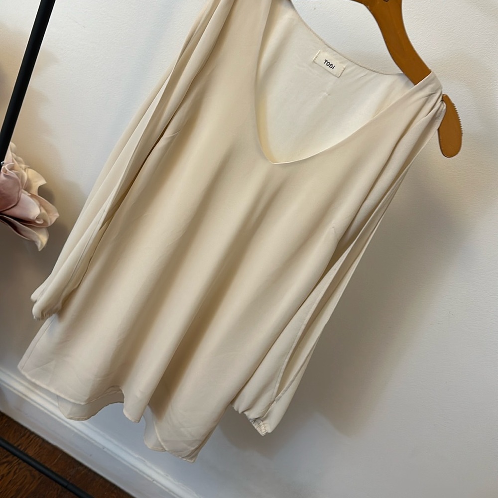 Cream Tobi fluttery sleeve dress